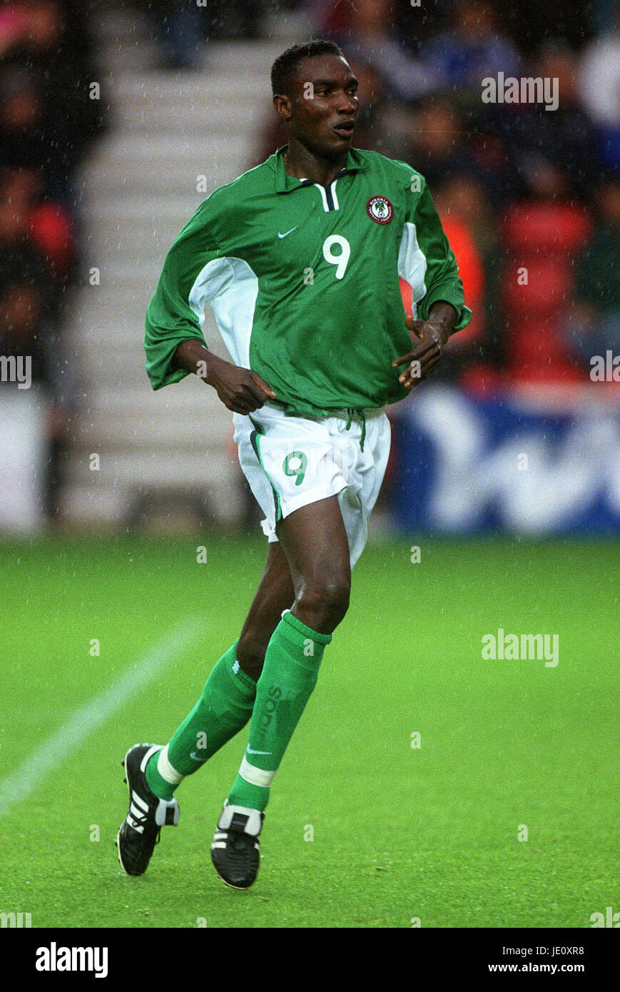 VICTOR AGALI NIGERIA & Hansa Rostock SOUTHAMPTON INGHILTERRA 07 Ottobre 2001 Foto Stock
