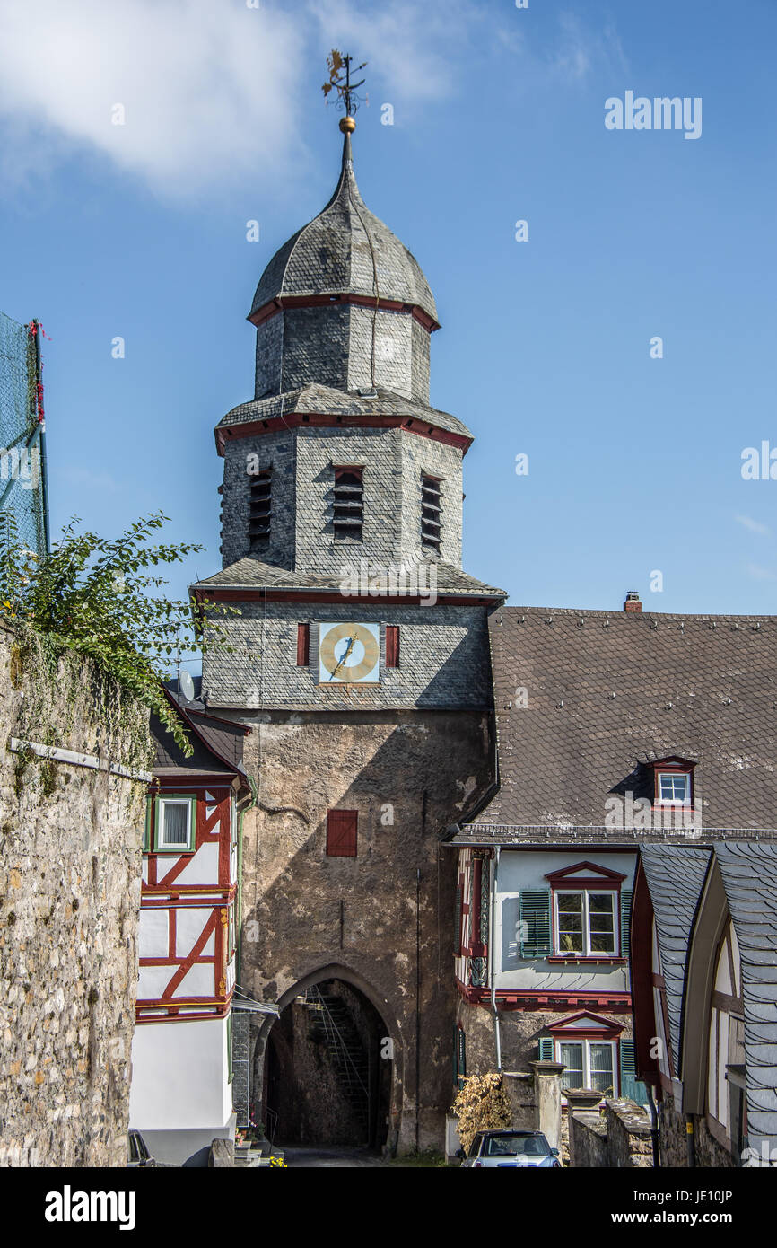 Fachwerkhäuser unter dem Schloss Foto Stock