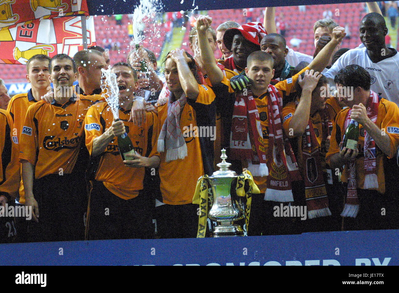 LIVERPOOL CELEBRARE FA CUP WIN ARSENAL V LIVERPOOL Millenium Stadium Cardiff Galles 12 Maggio 2001 Foto Stock