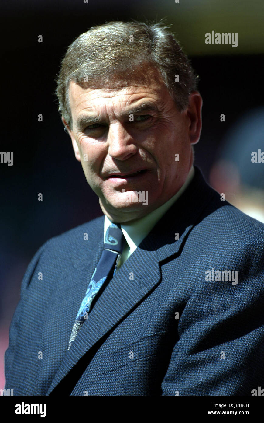 TREVOR BROOKING TELEVISIONE & SPORT CELEBRITY Millennium Stadium Cardiff Galles 04 Maggio 2002 Foto Stock