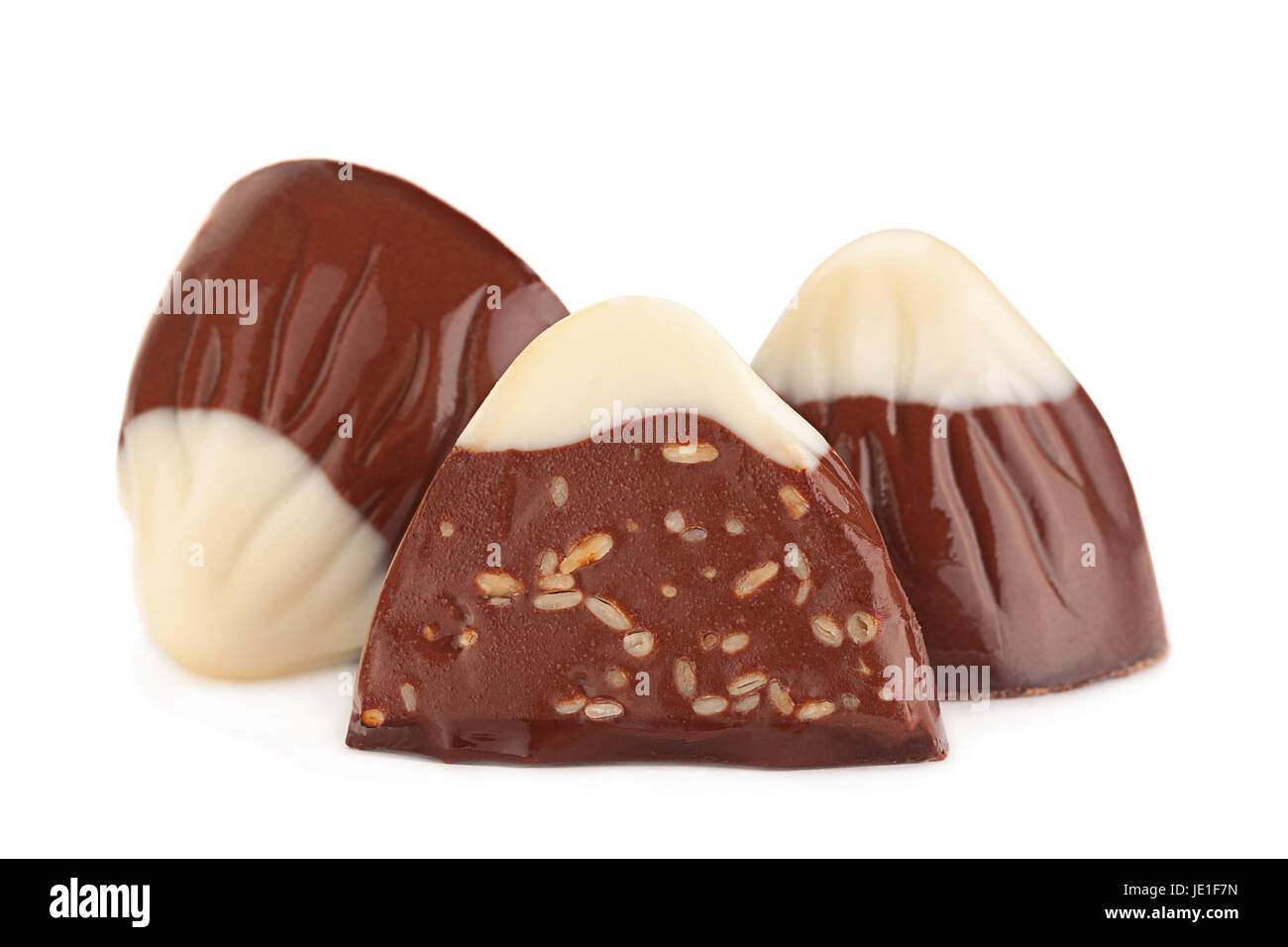 Scatola di cioccolatini closeup isolati su sfondo bianco Foto Stock