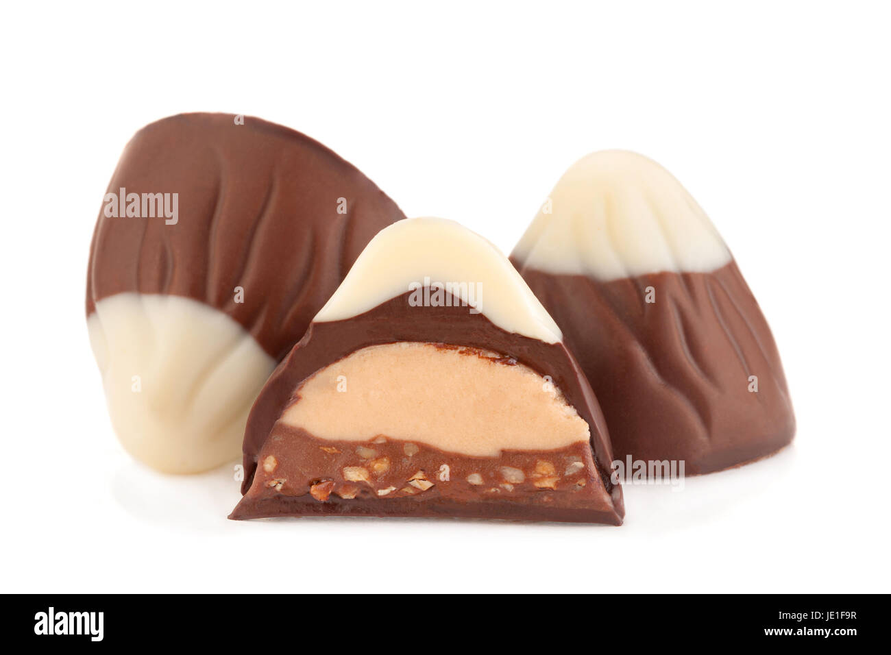 Scatola di cioccolatini closeup isolati su sfondo bianco Foto Stock