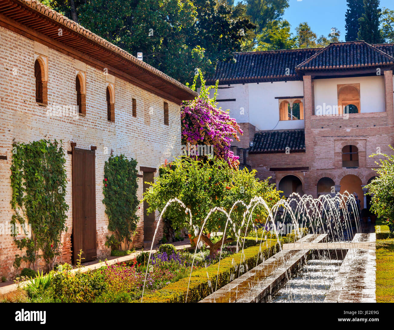 Generallife Alhambra Palace bianco Arancio Giardino Granada Andalusia Spagna Foto Stock
