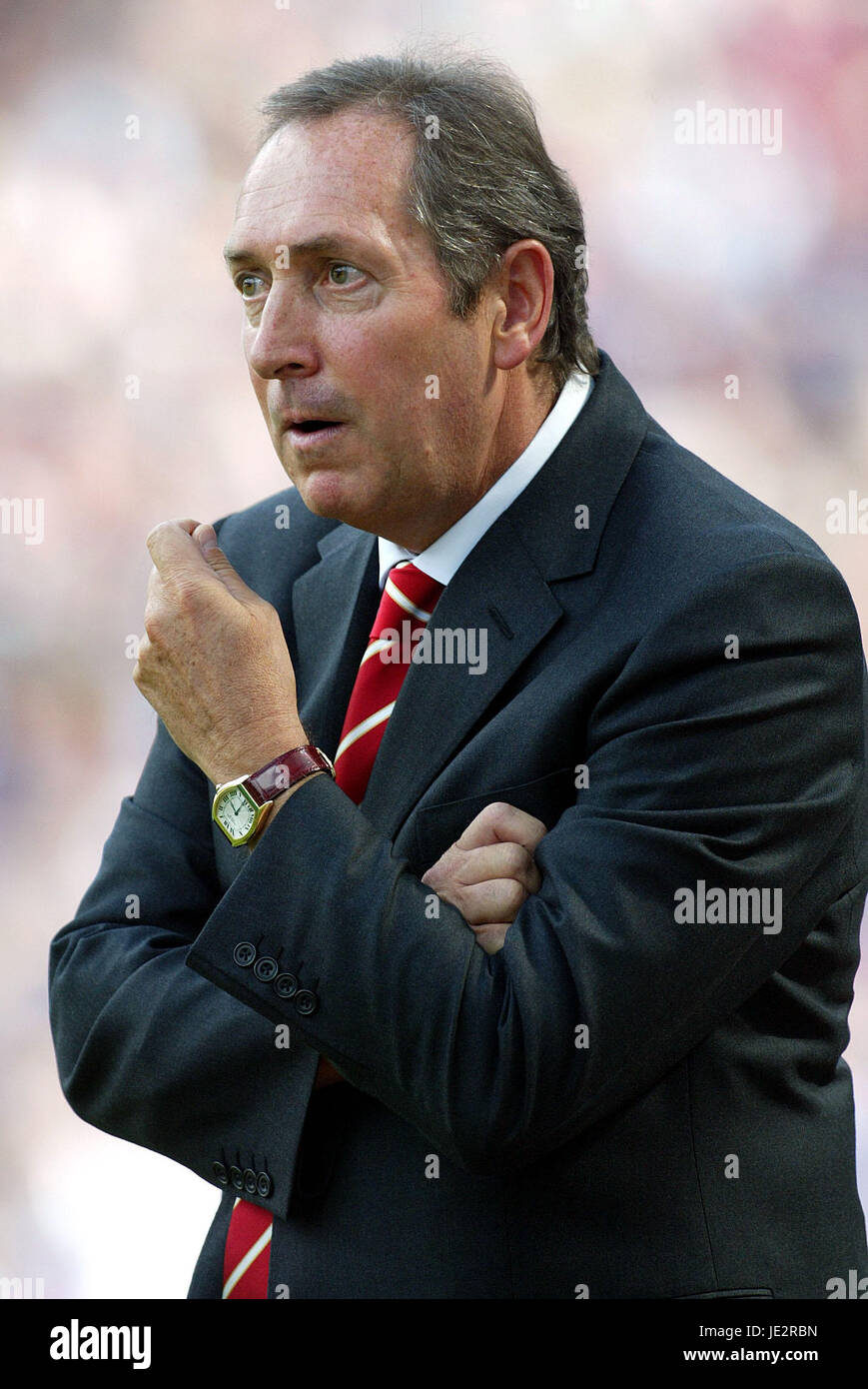 GERARD HOULLIER LIVERPOOL MANAGER VILLA PARK BIRMINGHAM 19 Agosto 2002 Foto Stock