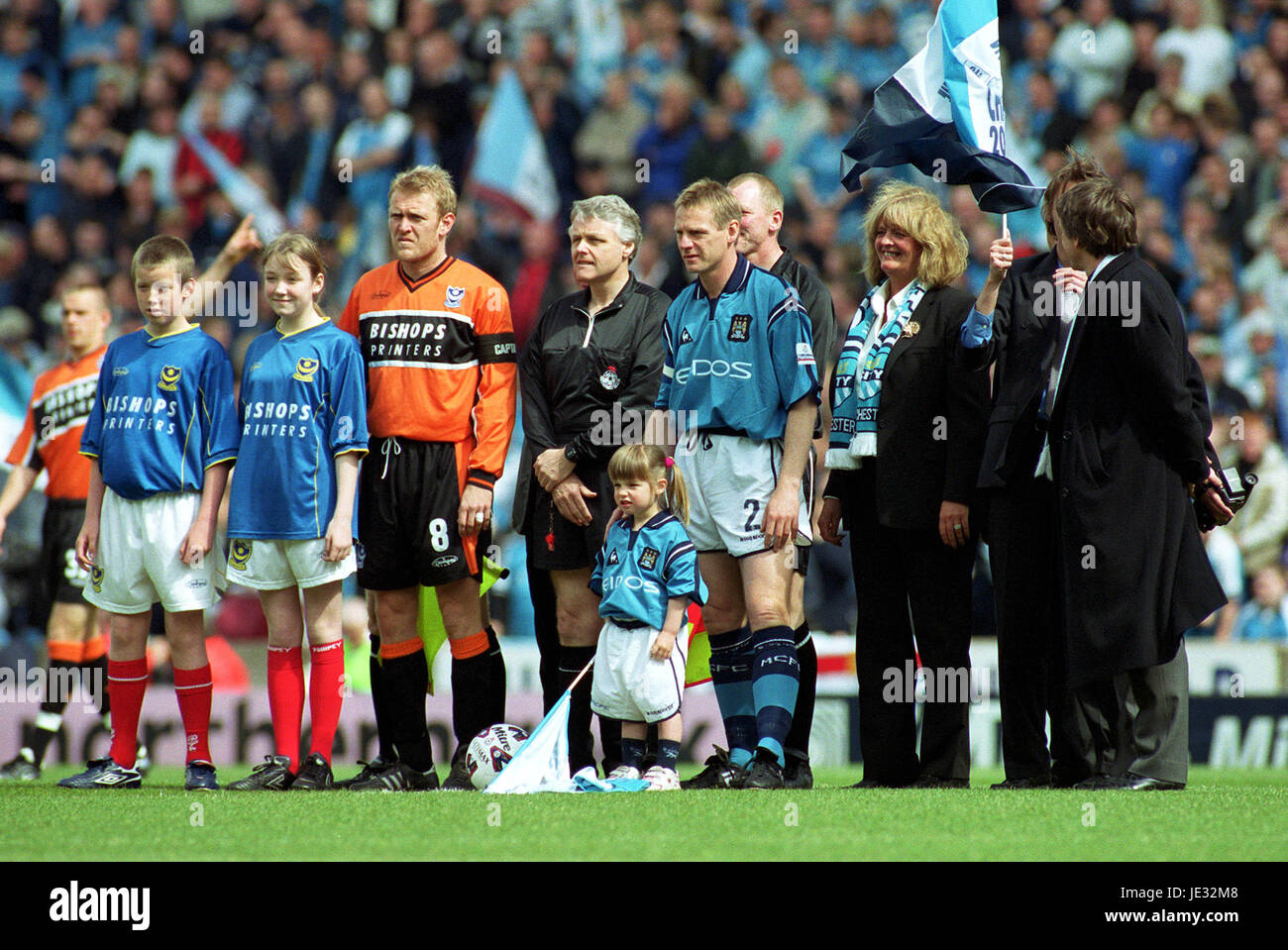 STUART PEARCES ULTIMA PARTITA MANCHESTER CITY MAIN ROAD MANCHESTER 21 Aprile 2002 Foto Stock