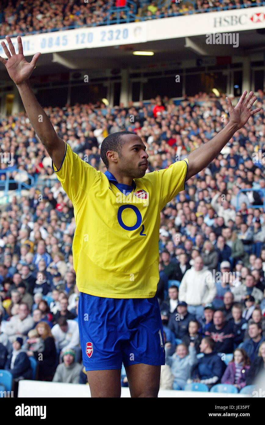 THIERRY HENRY Arsenal FC ELLAND ROAD LEEDS INGHILTERRA 01 Novembre 2003 Foto Stock