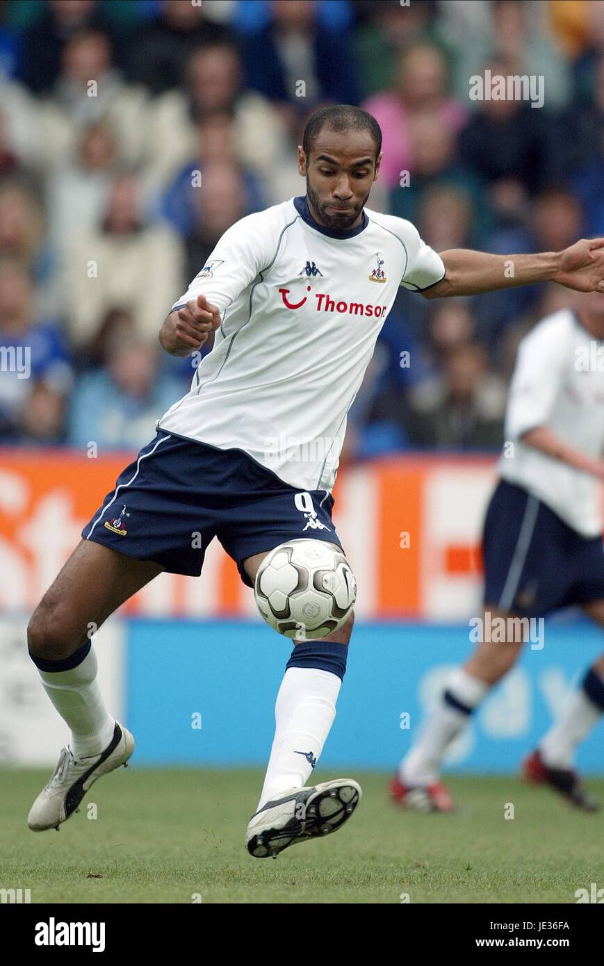 FREDERIC KANOUTE Tottenham Hotspurs FC Walkers Stadium Leicester Inghilterra 19 Ottobre 2003 Foto Stock