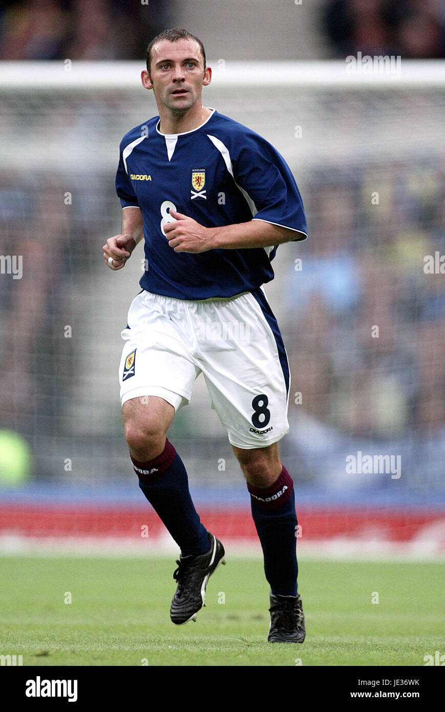 COLIN CAMERON SCOZIA & LUPI FC HAMPDEN PARK GLASGOW Scozia 11 Ottobre 2003 Foto Stock