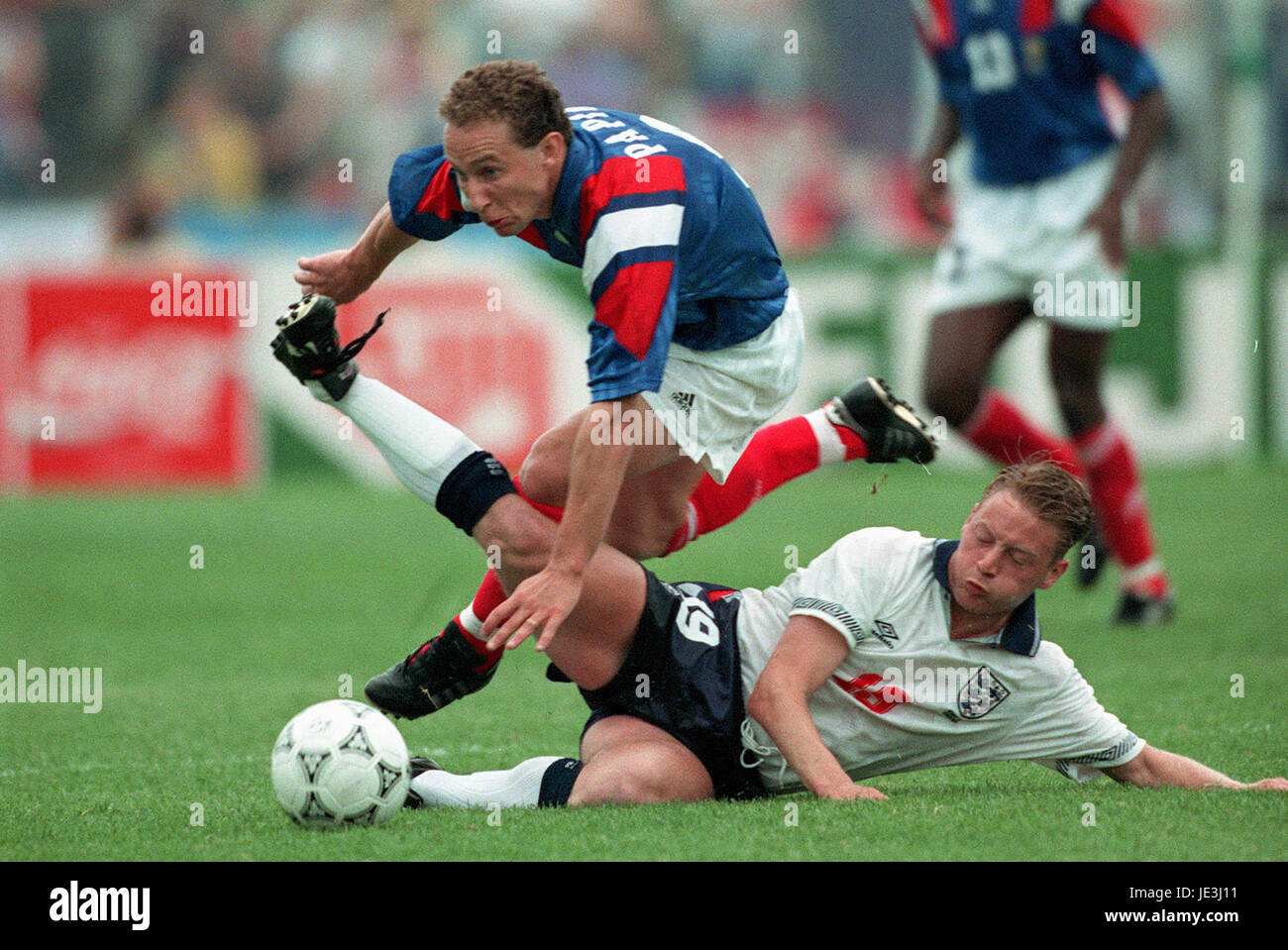 JEAN-PIERRE PAPIN DAVID BATTY FRANCIA V INGHILTERRA SVEZIA 30 Marzo 2004 Foto Stock
