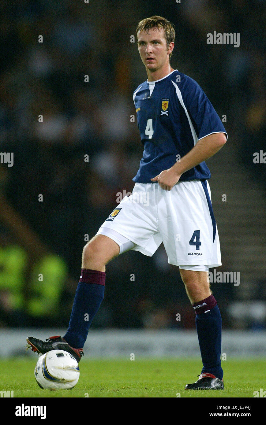 ANDY WEBSTER SCOZIA E CUORI HAMPDEN PARK GLASGOW Scozia 08 Settembre 2004 Foto Stock