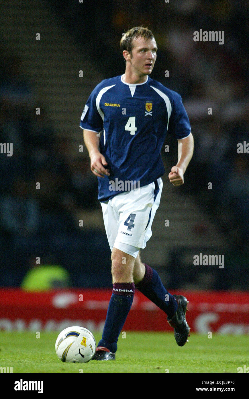 ANDY WEBSTER SCOZIA E CUORI HAMPDEN PARK GLASGOW Scozia 08 Settembre 2004 Foto Stock