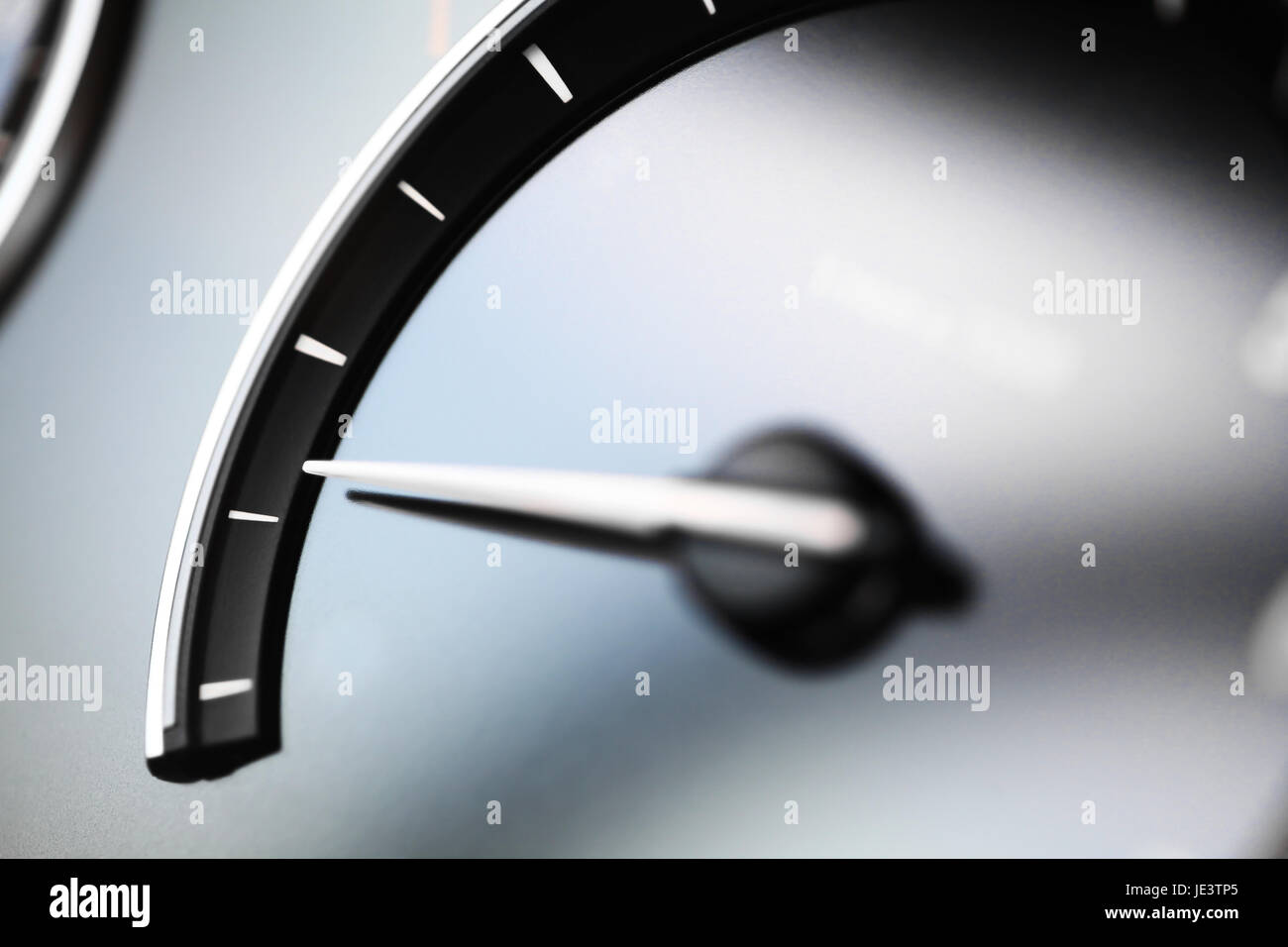 Dettaglio di un misuratore di vuoto con un ago di puntamento. Foto Stock