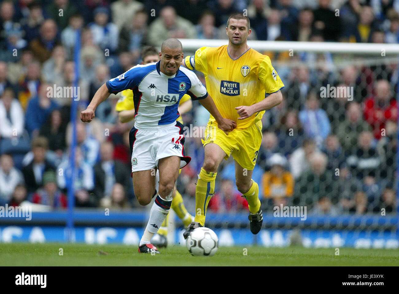 STEVEN REID & DOMINIC MATTEO Blackburn Rovers v LEEDS UTD EWOOD PARK BLACKBURN Inghilterra 10 aprile 2004 Foto Stock