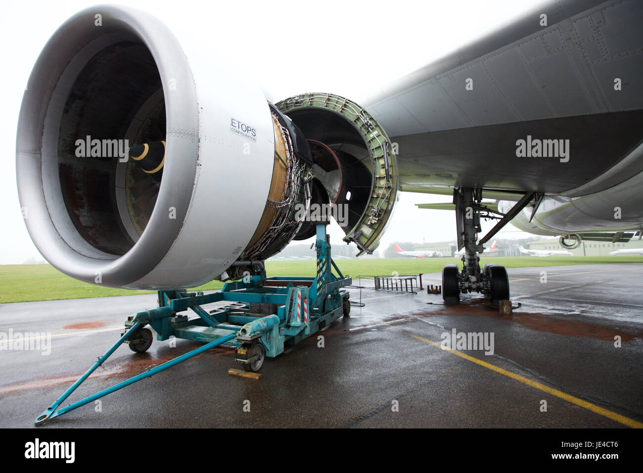 Aeromobile wrecking yard di aria internazionale di soccorso a Cotswold aeroporto, Cirencester Foto Stock