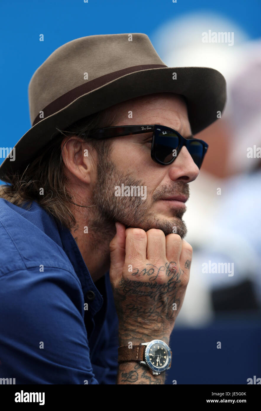 David Beckham orologi l'azione durante il giorno quattro del 2017 AEGON  Championships presso la Queen's Club di Londra Foto stock - Alamy