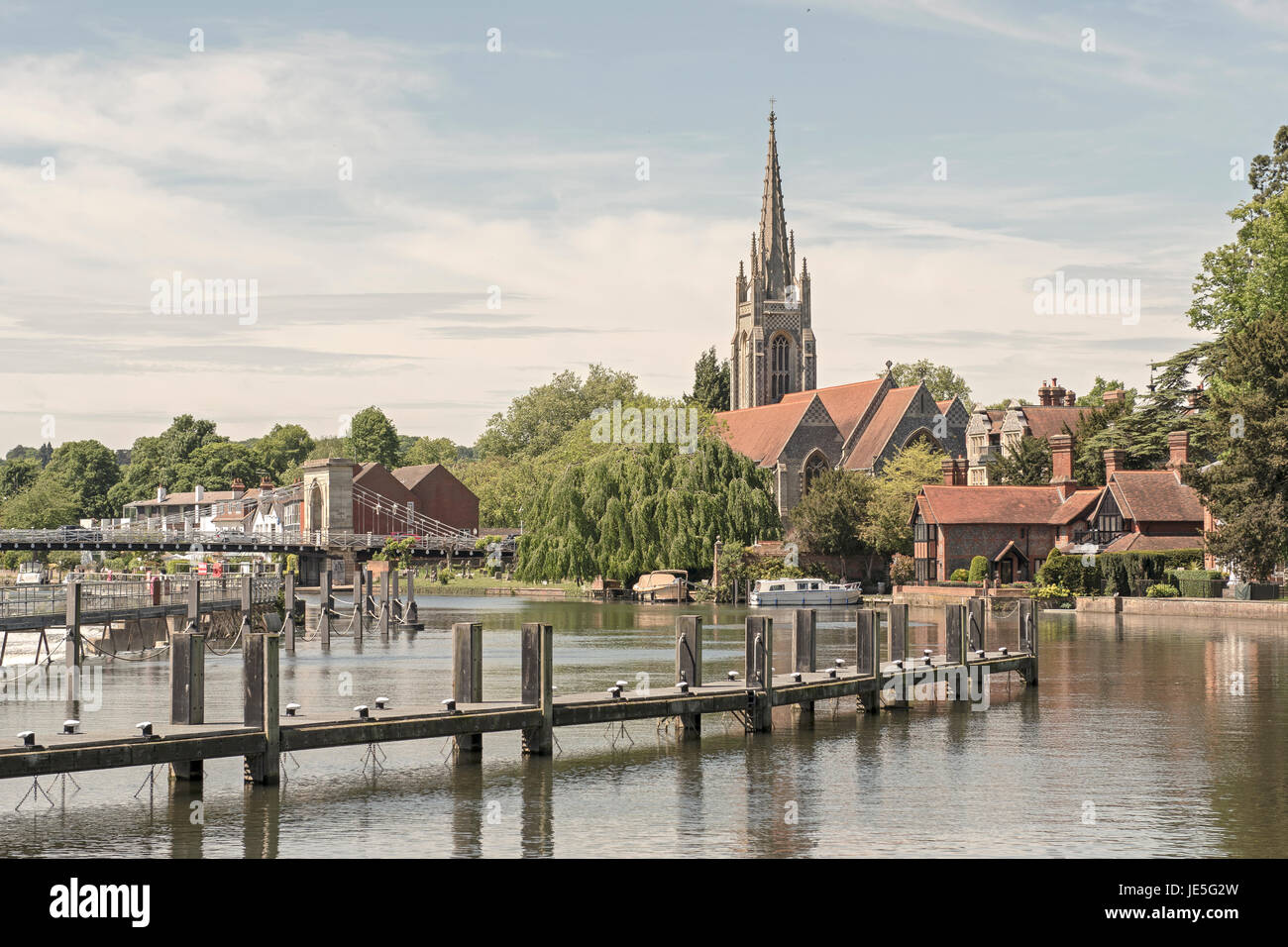 Marlow Bridge e Chiesa Foto Stock