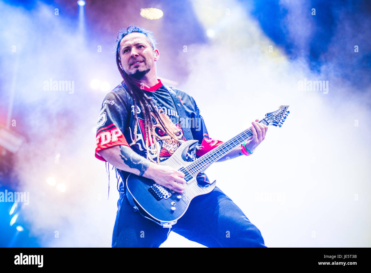 Clisson, Francia. Il 18 giugno, 2017. Cinque Dita morte punzone suonare dal vivo presso il Festival Hellfest 2017 con il loro nuovo cantante Tommy Vext. Credito: Alessandro Bosio/Pacific Press/Alamy Live News Foto Stock