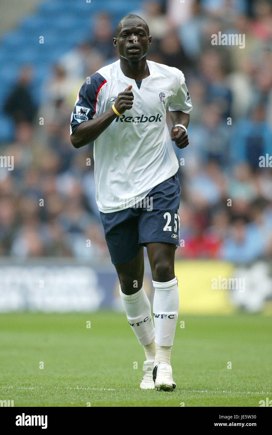 ABDOULAYE FAYE Bolton Wanderers FC City of Manchester Stadium Manchester Inghilterra 18 Settembre 2005 Foto Stock