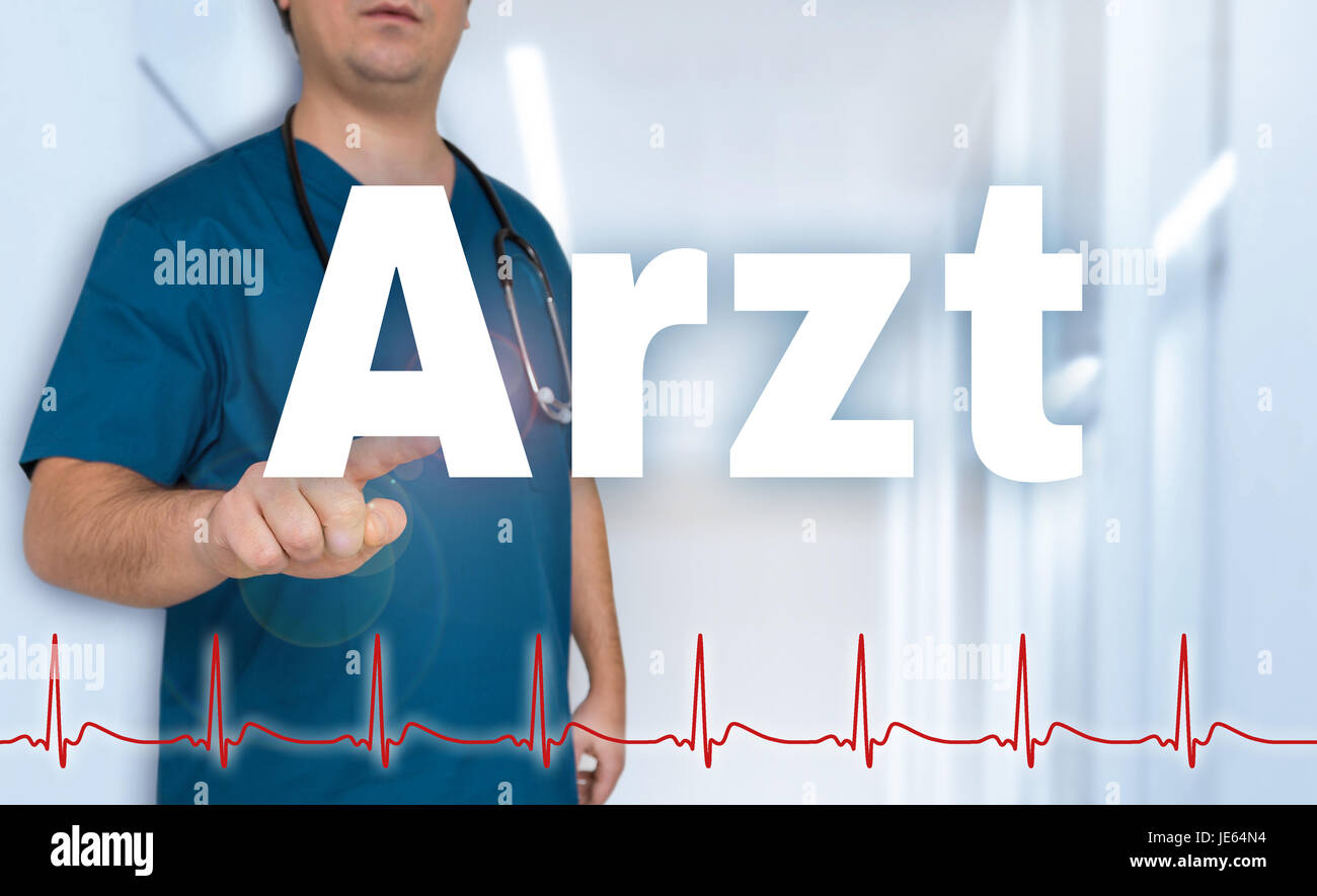 Arzt (in medico tedesco) mostra sul visore con frequenza cardiaca concetto. Foto Stock