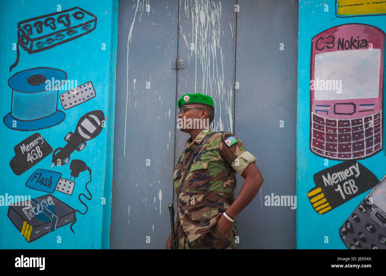 La foto di Belet Weyne dell'agosto 2013 illustra la difficile situazione umanitaria in Somalia. Mostra gli sforzi delle organizzazioni umanitarie per fornire assistenza in una regione colpita da conflitti, concentrandosi sulle esigenze delle popolazioni sfollate. Foto Stock