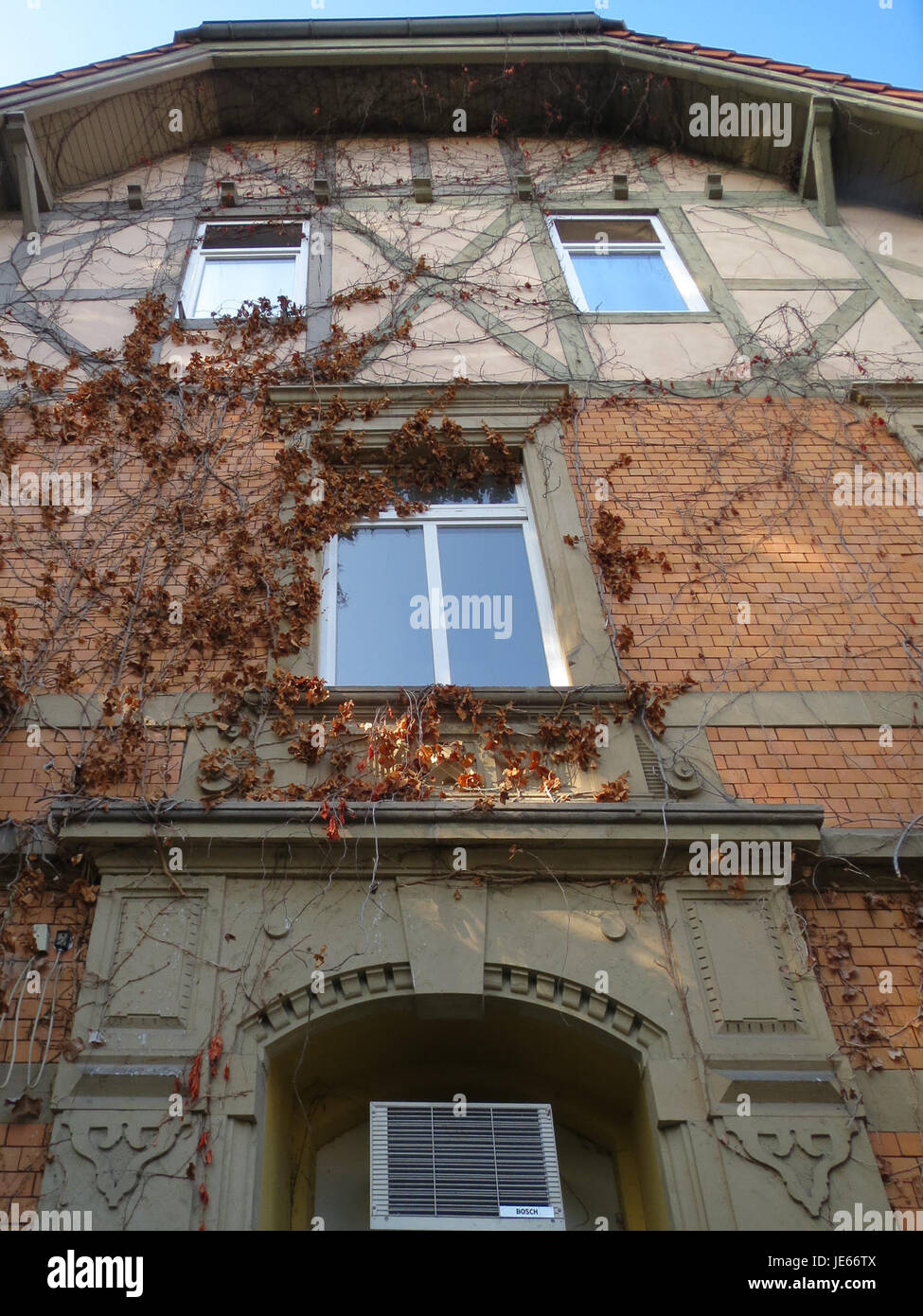 Il 24 settembre 2013 è stato inaugurato un nuovo edificio in via Karlsruhe a Hockenheim. L'evento segnò l'espansione delle infrastrutture in città e lo sviluppo della comunità locale. Foto Stock