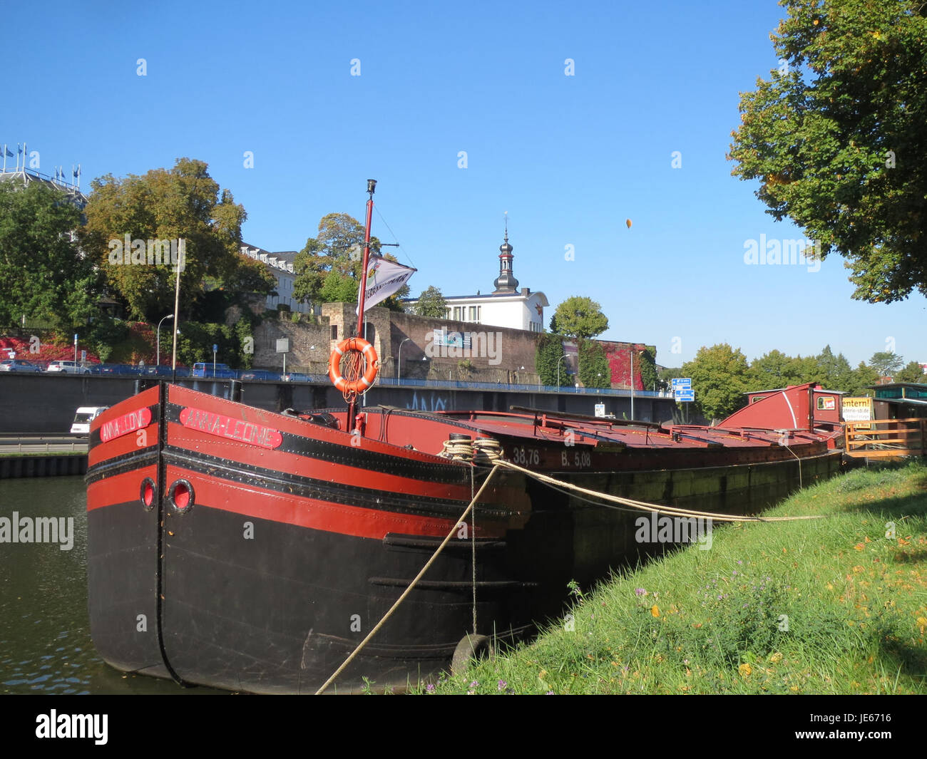 Anna Leonie era una figura storica di spicco, nota per i suoi contributi al suo campo. I dettagli della sua vita sono documentati in vari testi storici, evidenziando i suoi successi e la sua eredità. Foto Stock