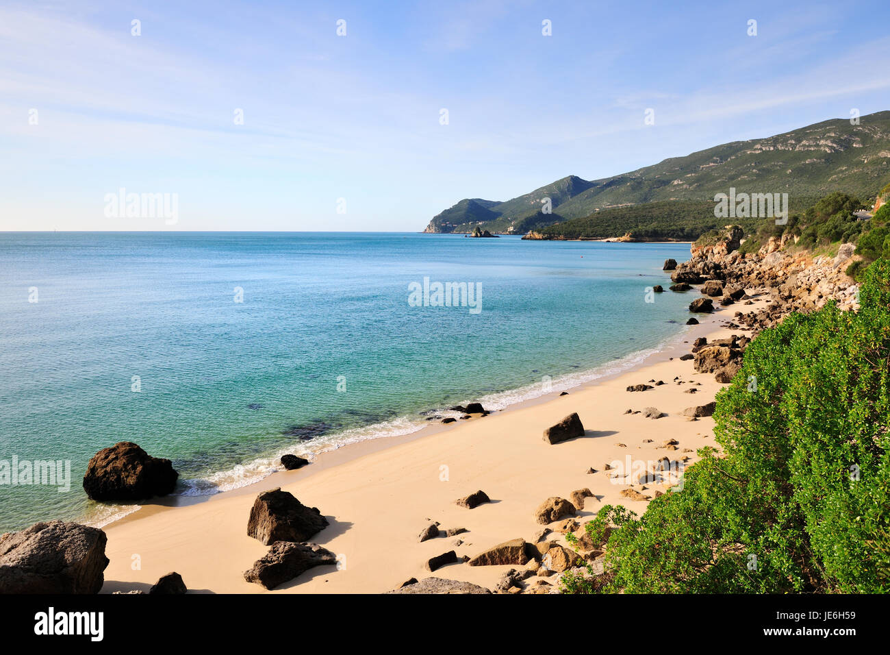 Spiaggia Galapos in Arrábida parco naturale. Setubal, Portogallo Foto Stock