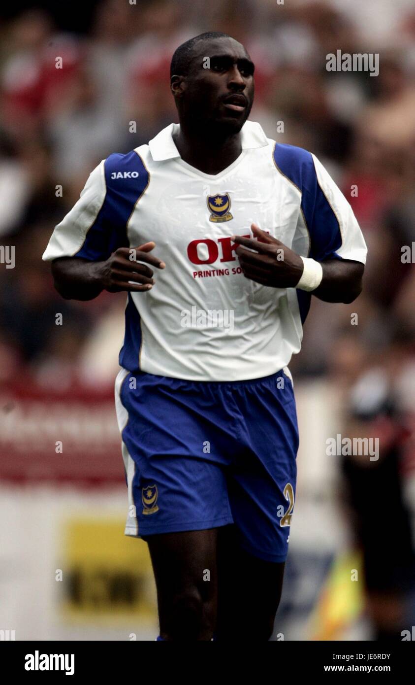 SOL CAMPBELL PORTSMOUTH IL VALLEY STADIUM Londra Inghilterra 16 Settembre 2006 Foto Stock