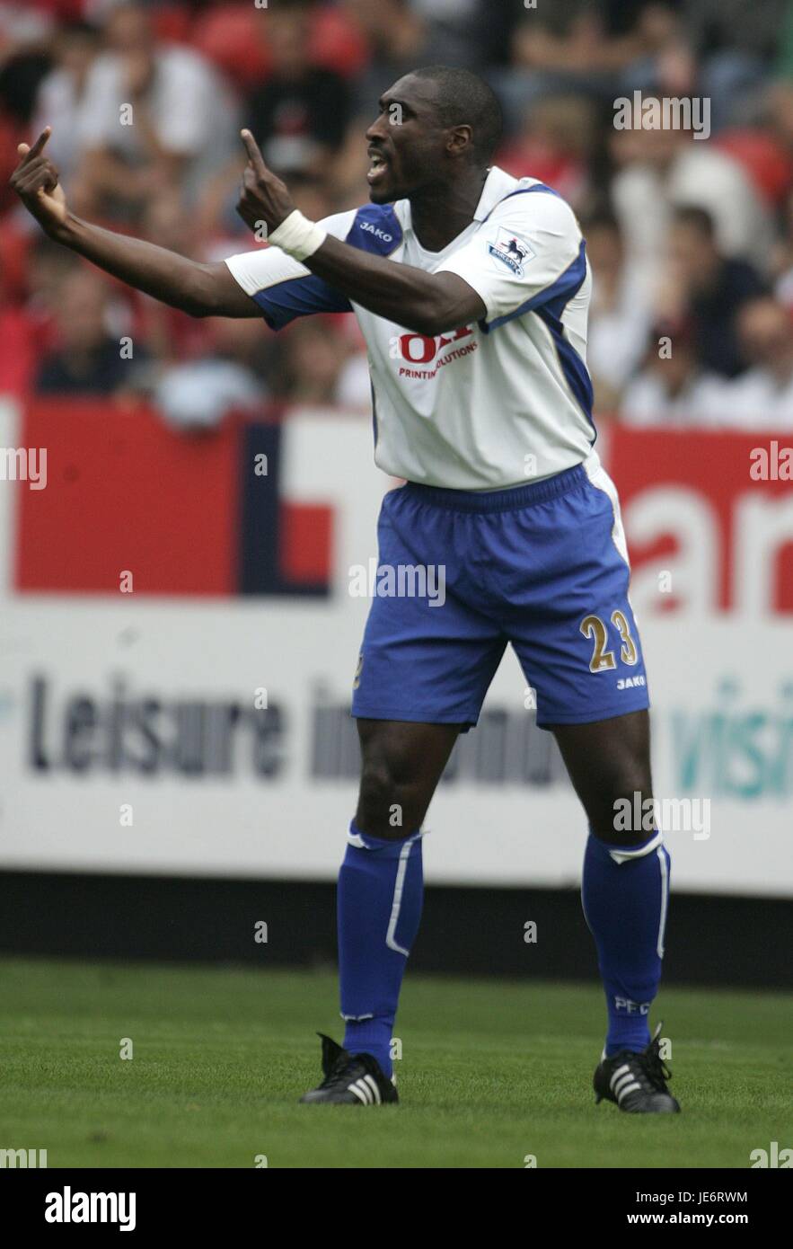 SOL CAMPBELL PORTSMOUTH IL VALLEY STADIUM Londra Inghilterra 16 Settembre 2006 Foto Stock