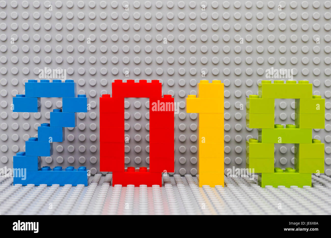 Tambov, Federazione Russa - Giugno 17, 2017 Nuovo anno 2018 concept di Lego. Studio shot. Foto Stock