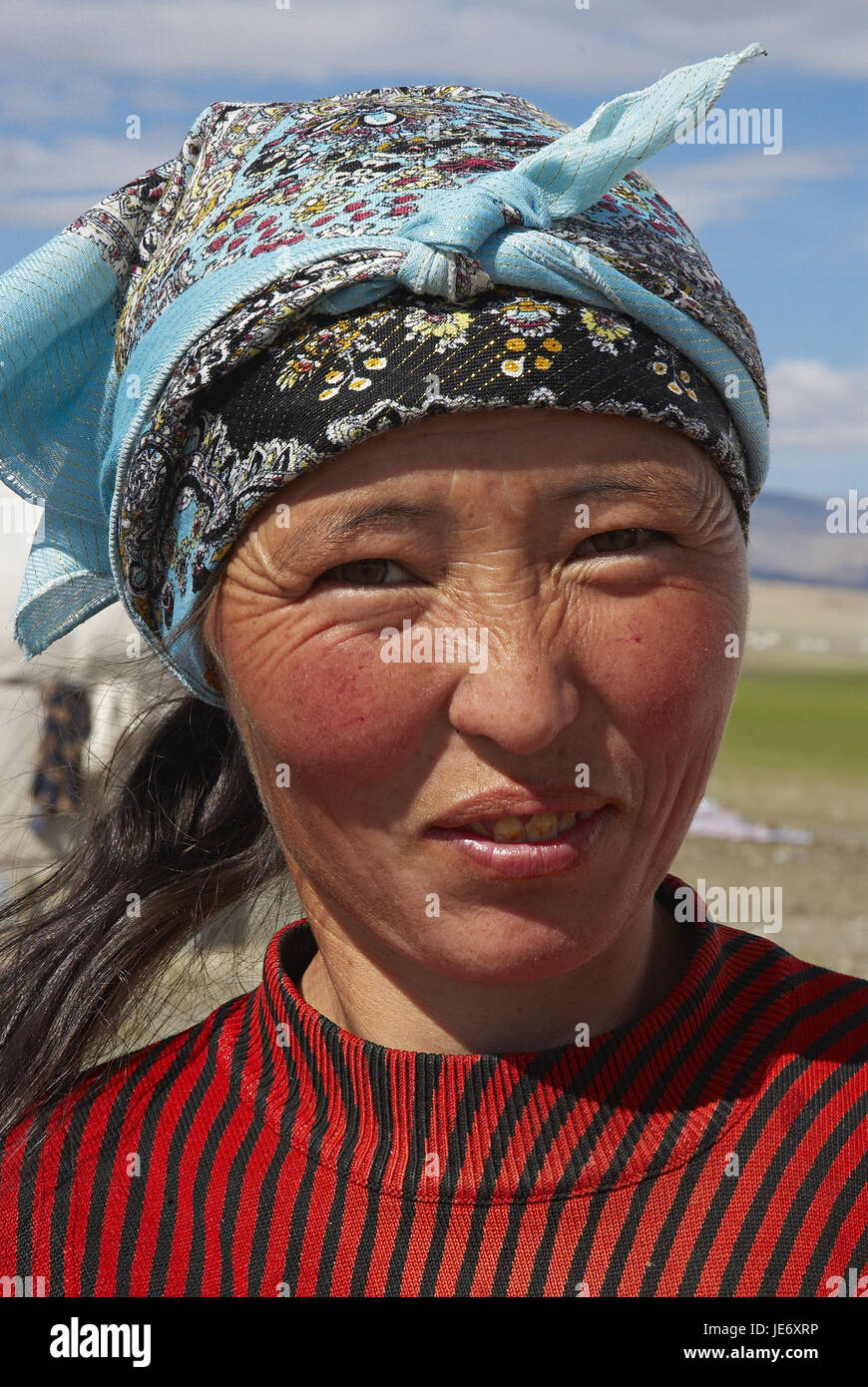 Mongolia, estrema provincia occidentale, Bayan Olgii provincia, Tsambagarav national park, Kasachen, supporto nomade, donna, ritratto, Foto Stock