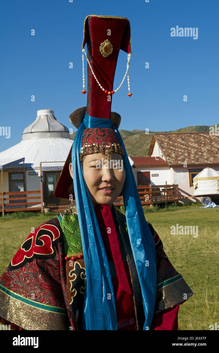 In Mongolia e in Asia centrale, Ovorkhangai provincia, Orkhon valley, donna in abiti tradizionali, Foto Stock