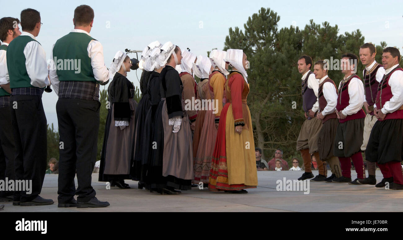 Europa, Francia, Bretagna, Finisterre, Cap Sizun, Kastel Koz, festival di folklore, balli di gruppo, Foto Stock