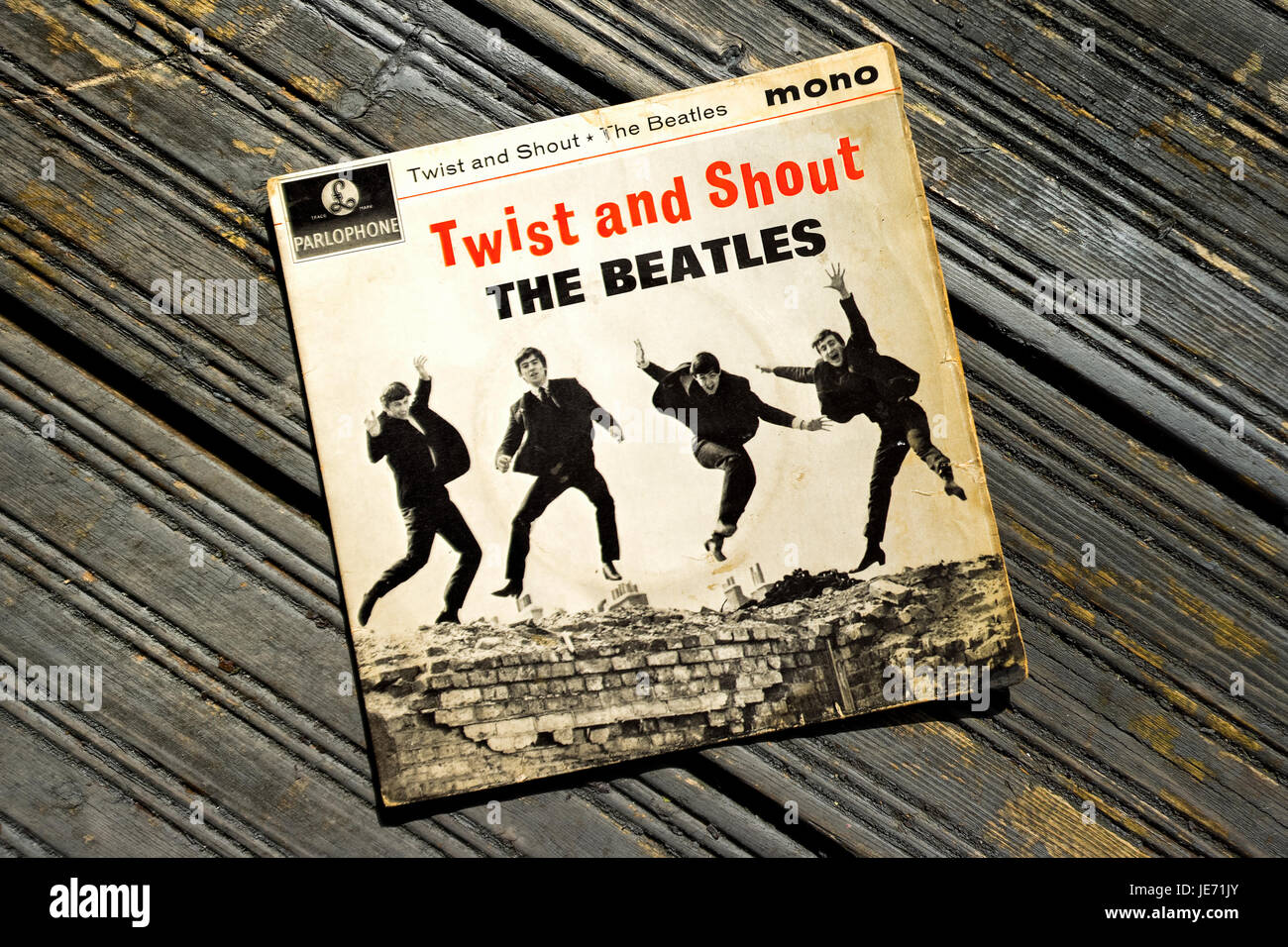 Twist and Shout Record singolo rilasciato per la prima volta il 22 marzo 1962 su etichetta Parlophone e prodotta da George Martin. Foto Stock