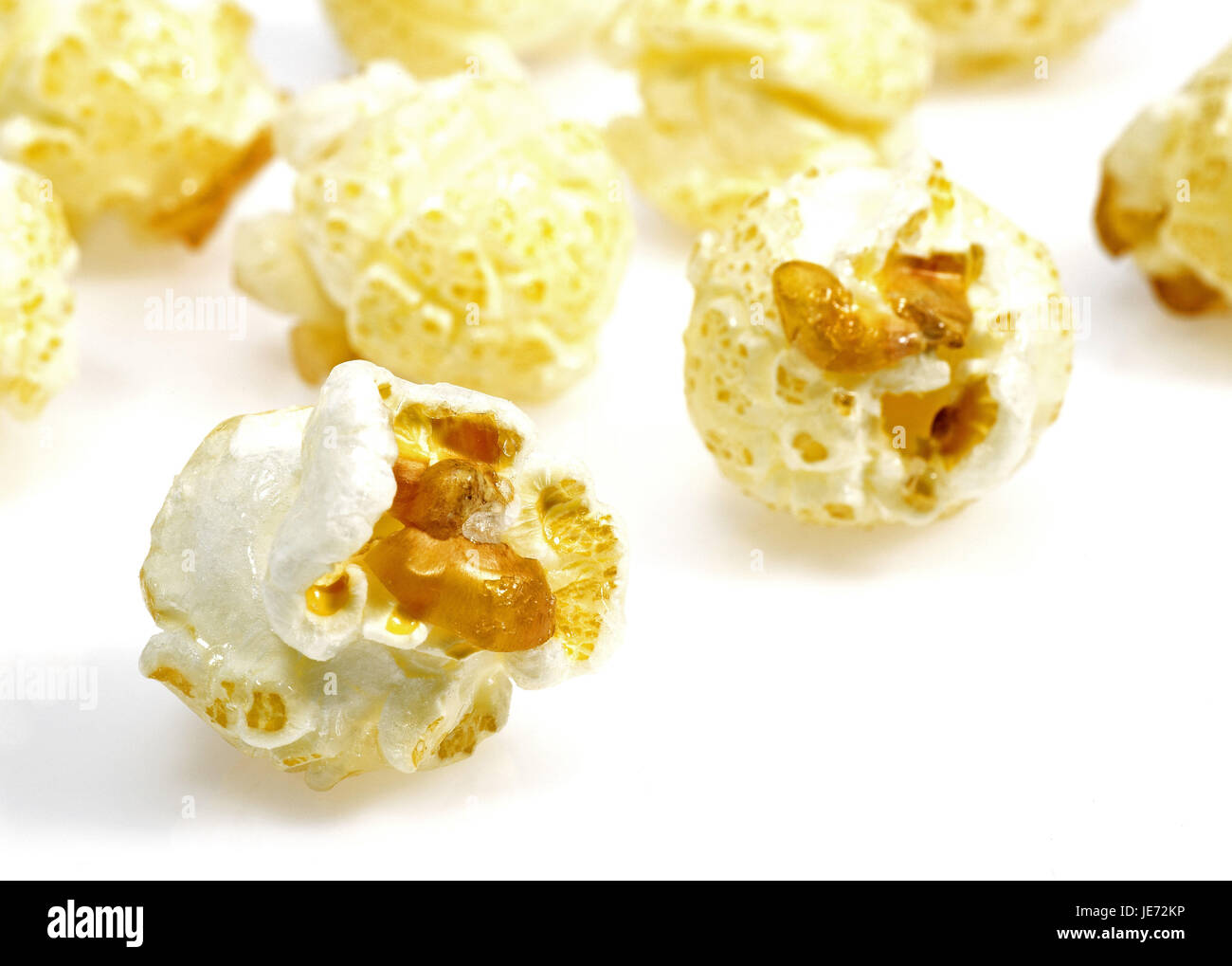 Il Popcorn, sfondo bianco Foto Stock