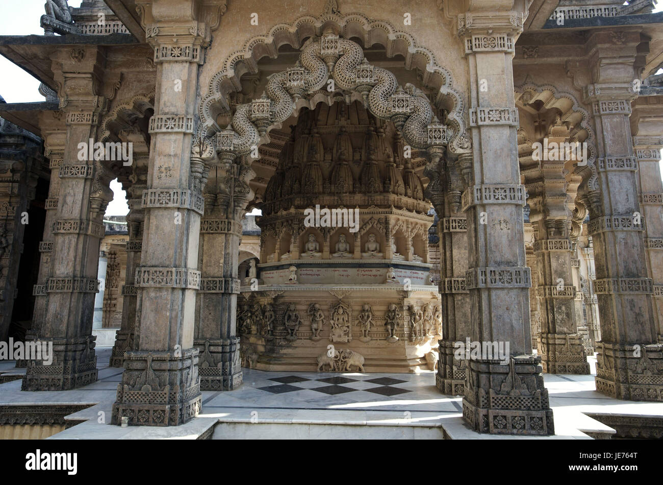 India, Gujarat, Palitana, tempio Jain in montagna Shatrunjaya, pilastri, Foto Stock