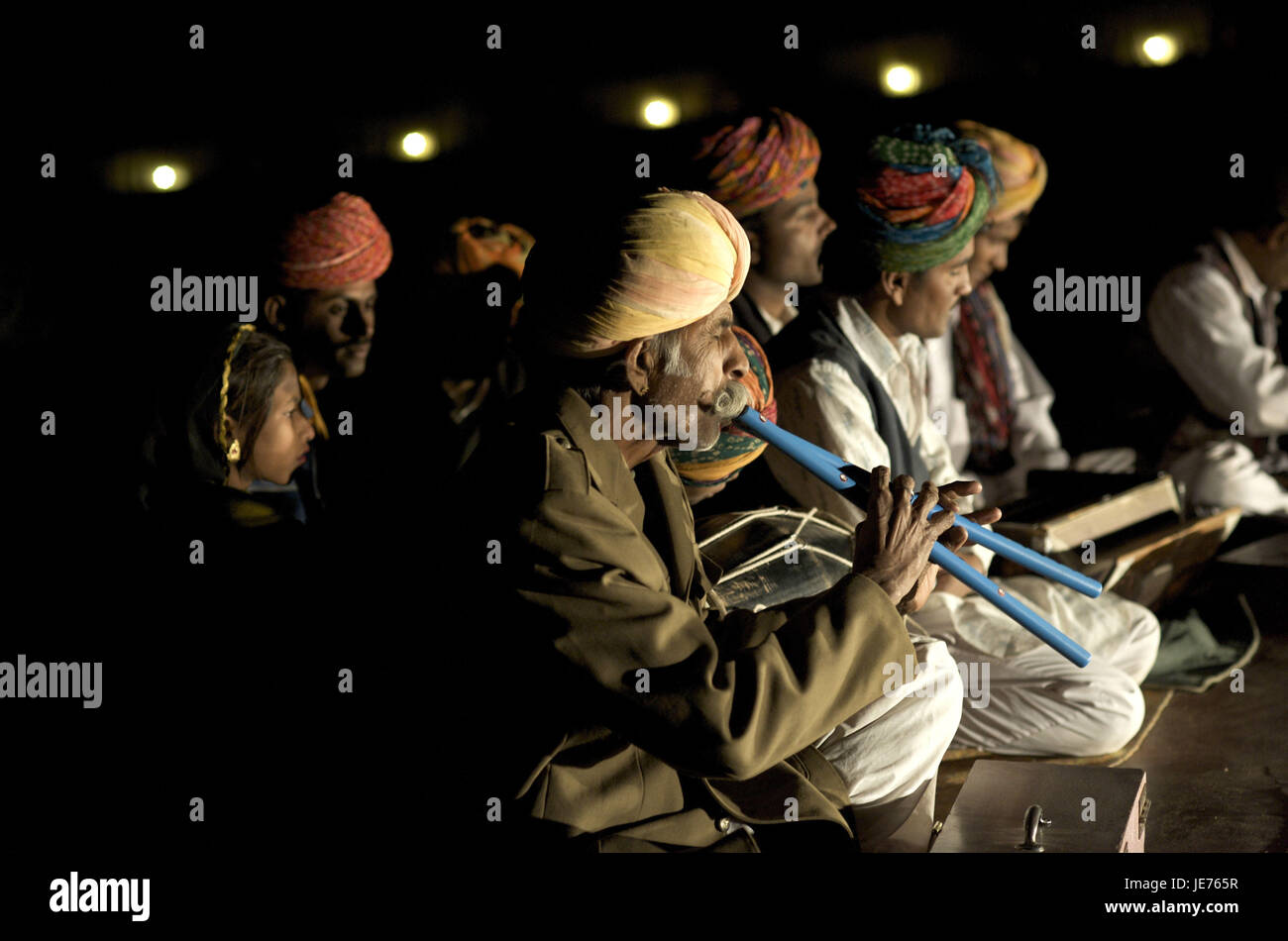 India Rajasthan, gruppo di musicisti che suona musica tradizionale, Foto Stock