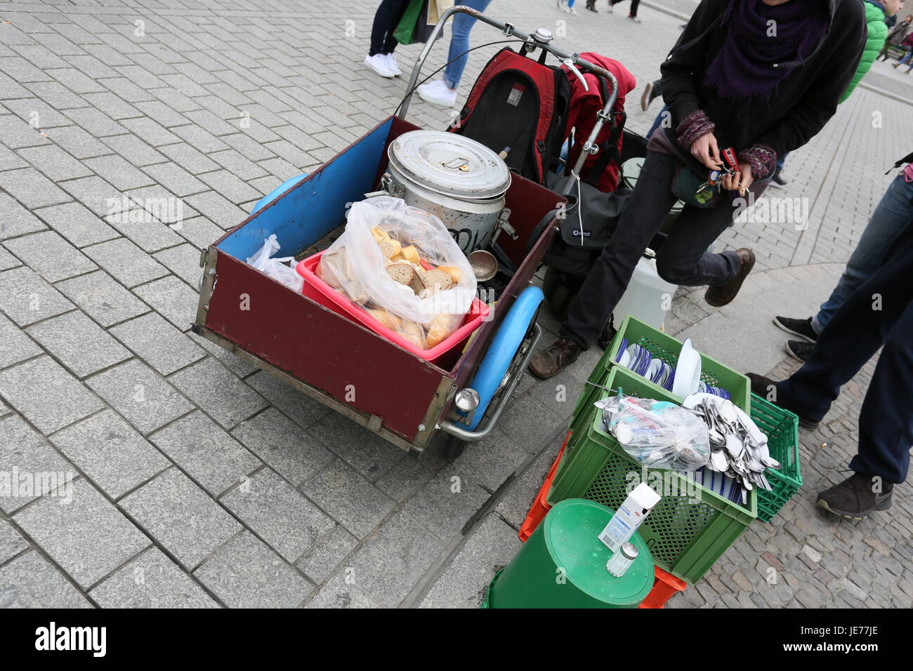 Berlino, Germania, 8 Aprile 2015: Rally internazionale di Roma giornata presso la Porta di Brandeburgo. Foto Stock