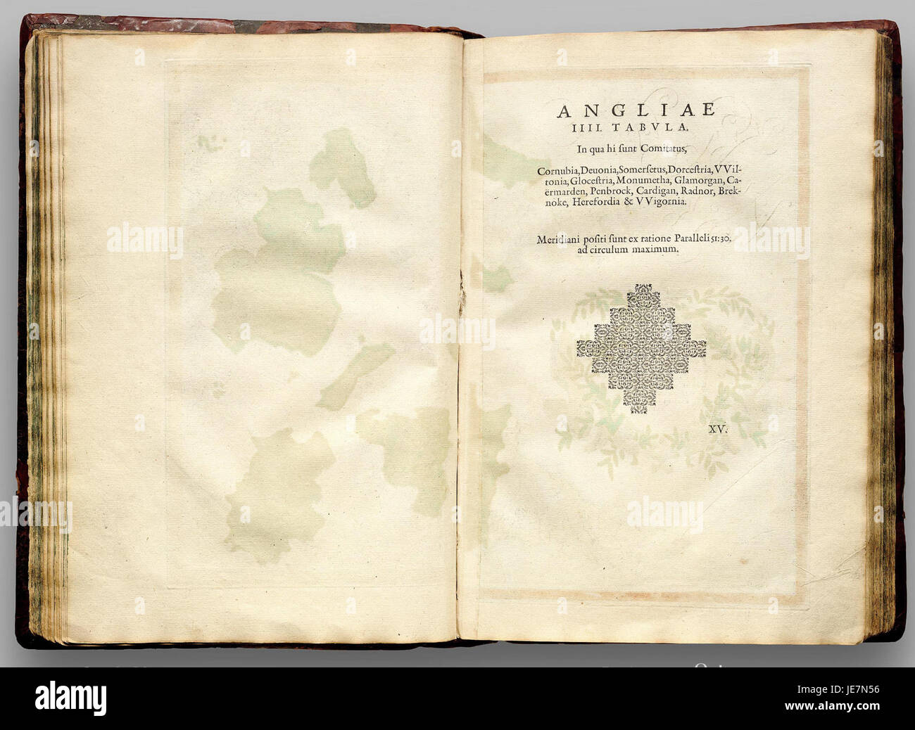 L'Atlas Cosmographicae di Gerardus Mercator, pagina 70, espone mappe e opere cartografiche, mettendo in evidenza la conoscenza geografica del XVI secolo. Foto Stock