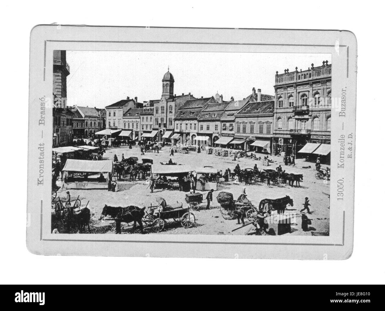 "Ottone" si riferisce probabilmente a un'immagine relativa agli strumenti in ottone, che potrebbe mostrare un tipo specifico di strumento o prestazioni in ottone. Il numero 7 può riferirsi a una parte specifica di una serie o di una collezione di strumenti in ottone. Foto Stock