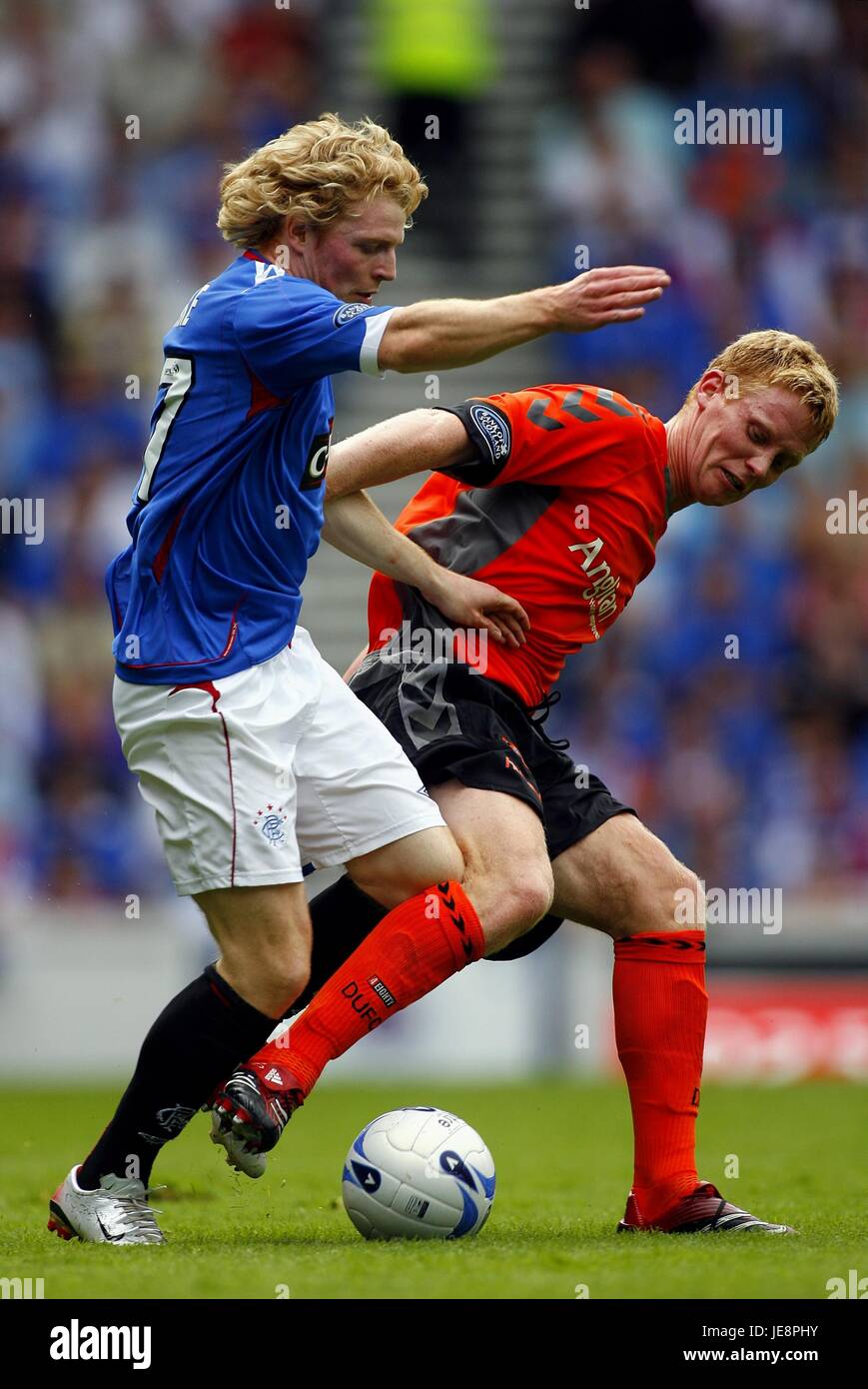 CHRIS BURKE & BARRY ROBSON RANGERS V DUNDEE UNITED IBROX STADIUM GLASGOW Scozia 05 Agosto 2006 Foto Stock