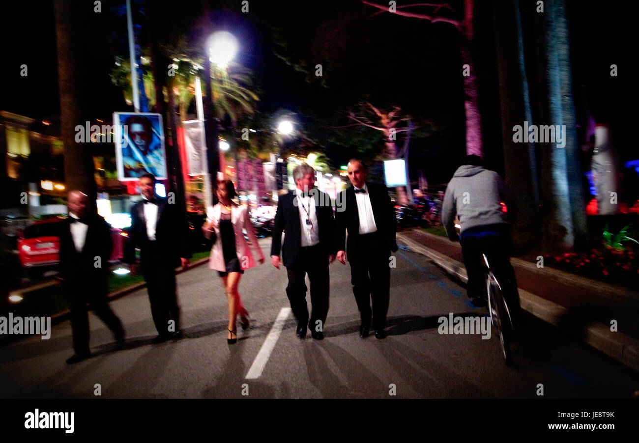 CANNES COSTA AZZURRA FRANCIA - INDOSSARE SMOKINGS e bel vestito per una delle feste 2012 © Frédéric BEAUMONT Foto Stock