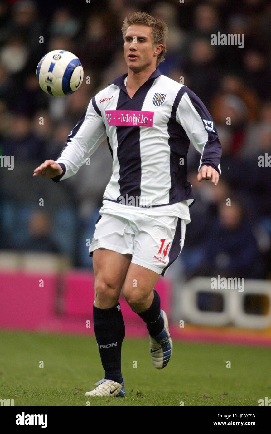 MARTIN ALBRECHTSEN West Bromwich Albion FC THE HAWTHORNS West Bromwich Inghilterra 18 Marzo 2006 Foto Stock