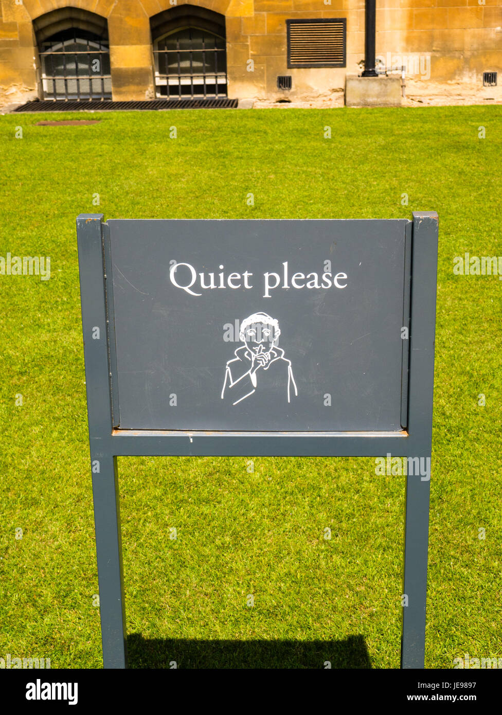 Tranquillo si prega di firmare, al di fuori del palazzo di Prato, Christ Church College e Università di Oxford, Oxford, Oxfordshire, Inghilterra Foto Stock
