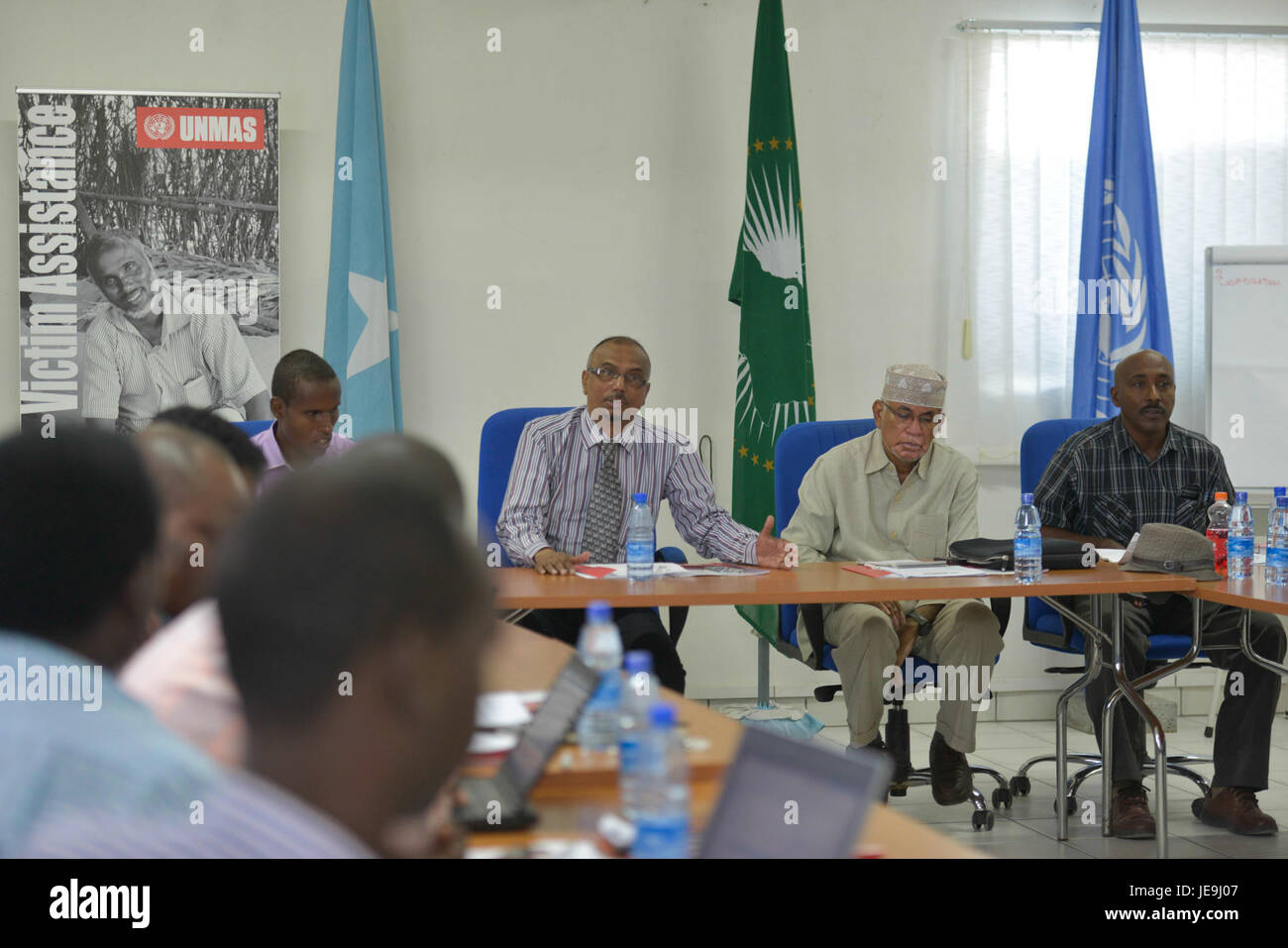 La riunione di coordinamento dell'assistenza alle vittime dell'UNMASS tenutasi il 22 maggio 2014 si è concentrata sulla fornitura di aiuti e sostegno alle vittime delle mine terrestri e dei resti di guerra esplosivi. Foto Stock