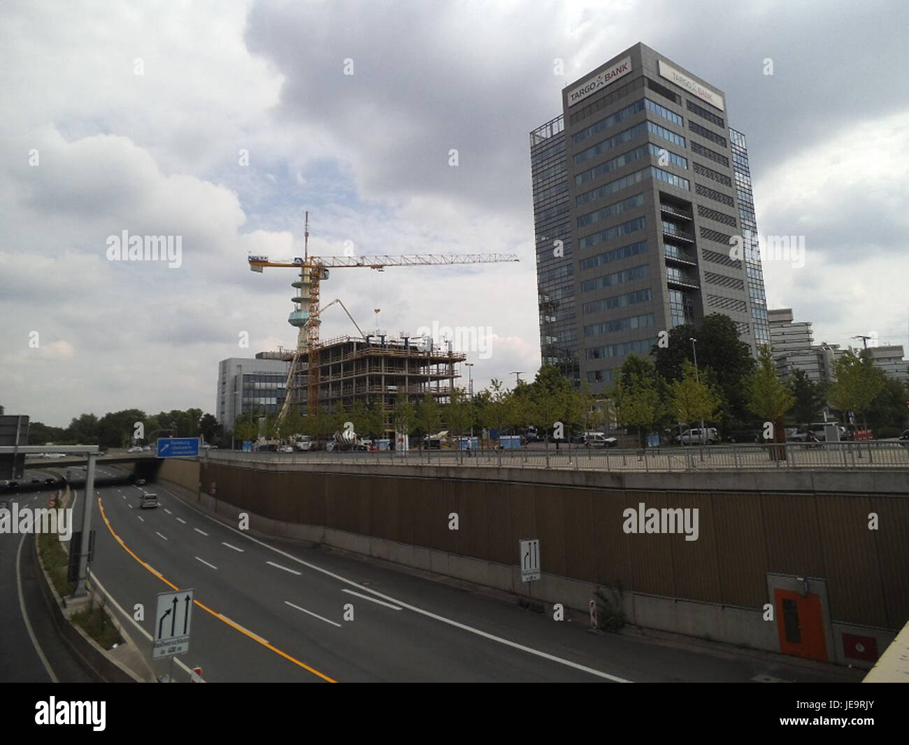 Il Targobankquartier di Duisburg, in Germania, è un moderno complesso commerciale che ospita uffici, spazi commerciali e servizi. Si tratta di una parte fondamentale dello sviluppo urbano e della crescita economica di Duisburg. Foto Stock