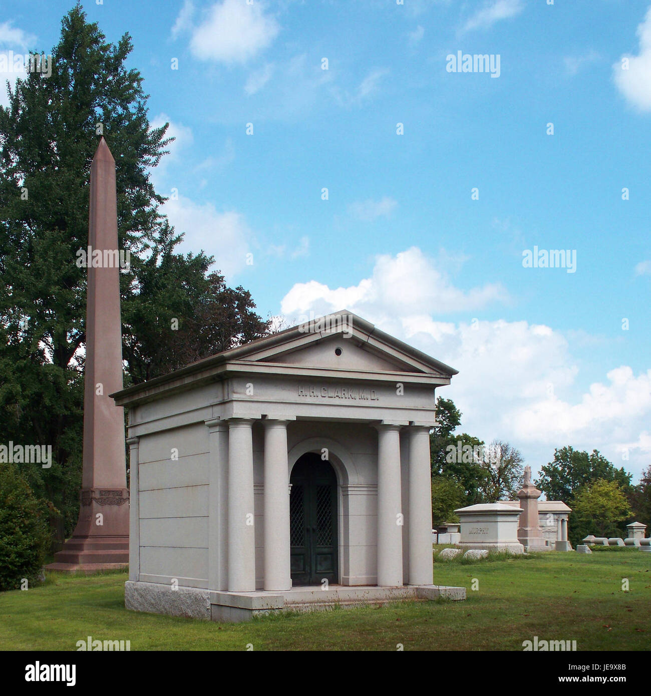 Homewood Cemetery di Pittsburgh, Pennsylvania, è il luogo di riposo finale di molti individui importanti, tra cui H.H. Clark. Il cimitero è noto per il suo significato storico e per i bellissimi paesaggi. Foto Stock