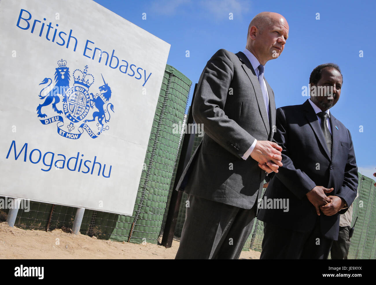 Una fotografia scattata il 25 aprile 2013, che mostra una scena all'ambasciata britannica a l'Aia, nei Paesi Bassi. L'immagine cattura un momento legato ad attività diplomatiche o ad eventi presso l'ambasciata. Foto Stock