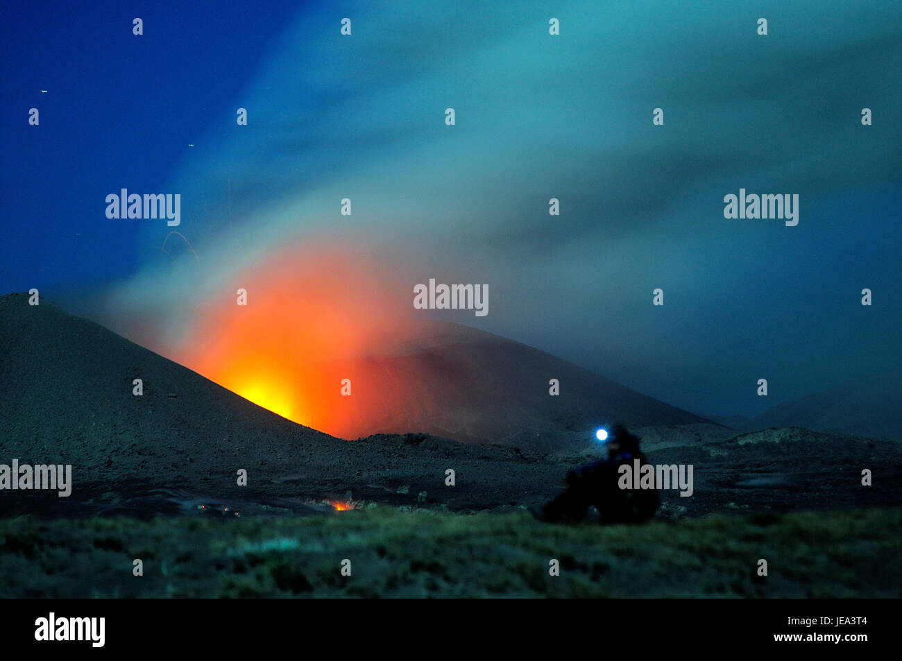 Erupción Cordón Caulle, 2011 en Cile / Cordón Caulle in eruzione, Cile 2011. Fotografías del cratere en actividad. Foto Stock