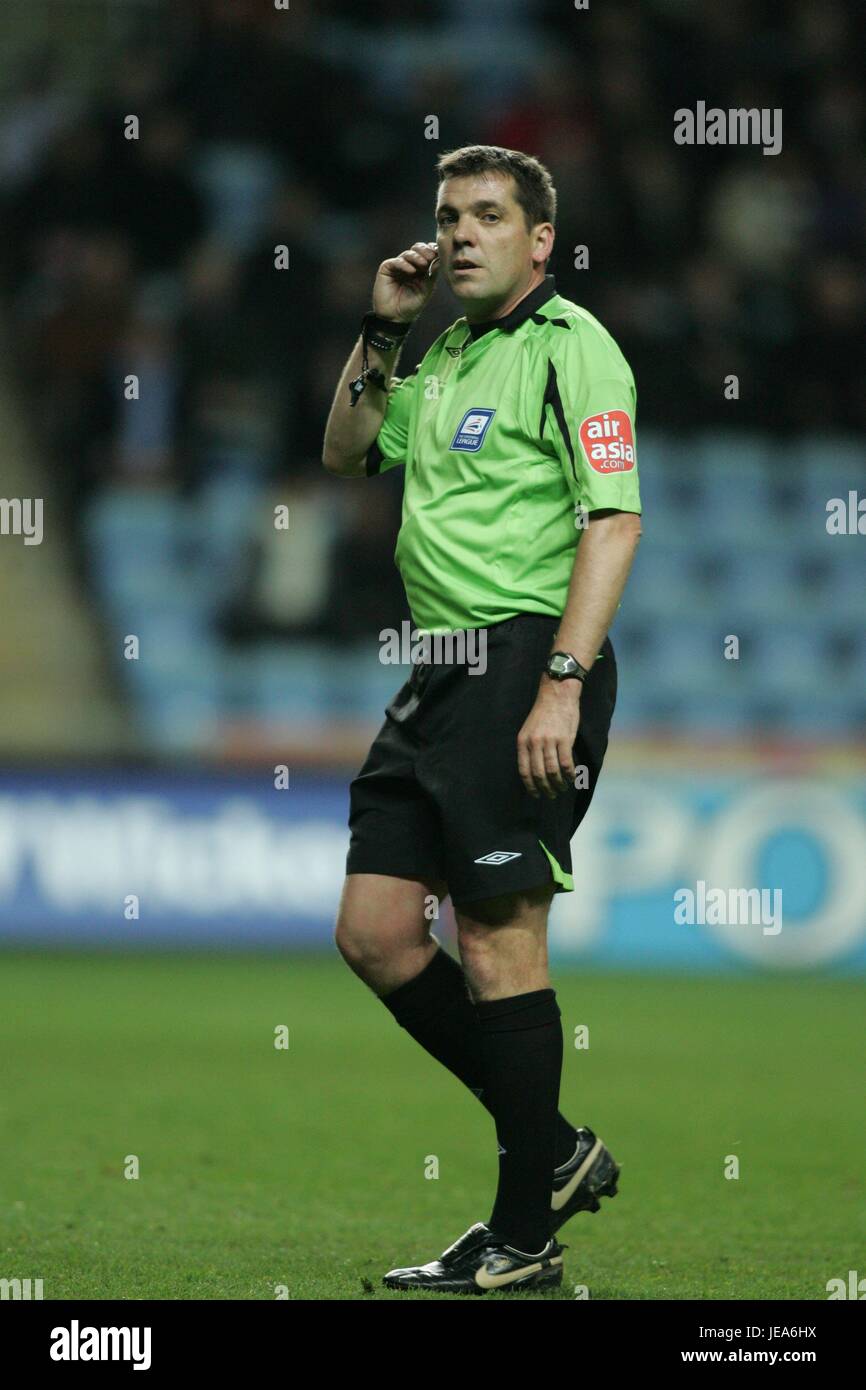 Arbitro P. DOWD COVENTRY V WBA RICOH STADIUM COVENTRY GRAN BRETAGNA 12 Novembre 2007 Foto Stock